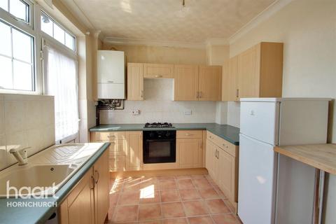 1a Broadway Parade, Hornchurch, RM12 4RS