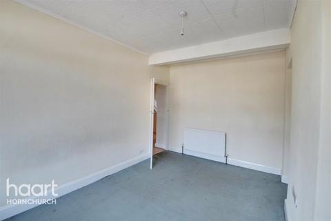 1a Broadway Parade, Hornchurch, RM12 4RS