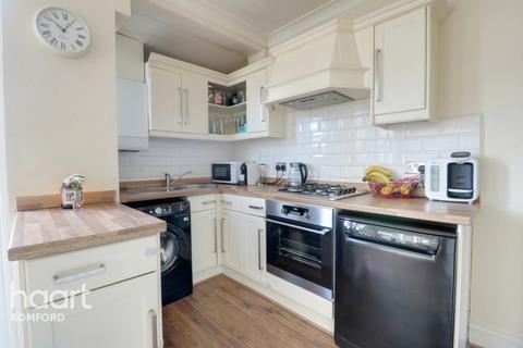 6 Shaftesbury Road, Romford, RM1 2QH