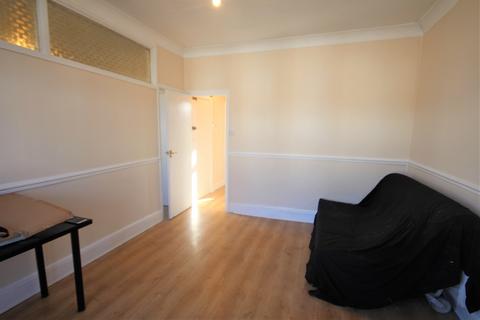 1 bedroom apartment for sale, Kensington Gardens, Ilford, Essex