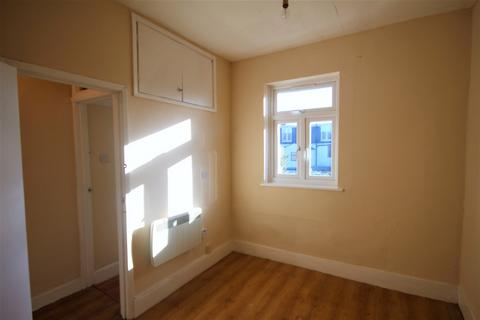 1 bedroom apartment for sale, Kensington Gardens, Ilford, Essex