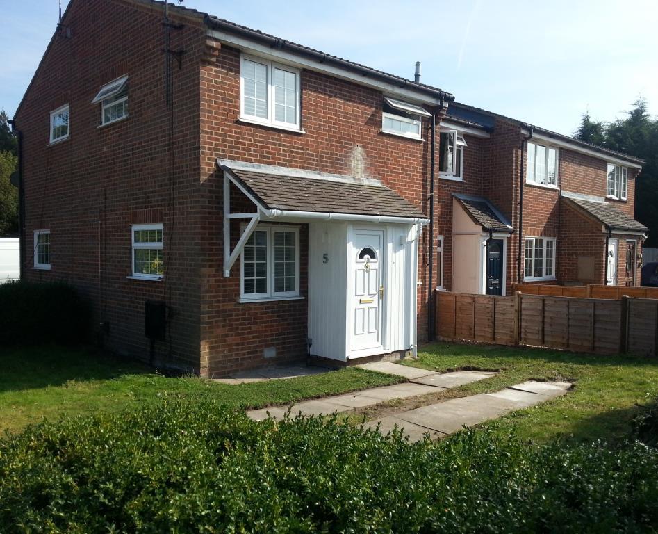Crofton Close, Bracknell, RG12 1 bed terraced house £950 pcm (£219 pw)