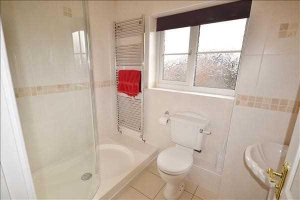 Family shower room: