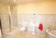 En suite bath/shower