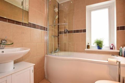 26 Elm Road, Gravesend, DA12 5LE