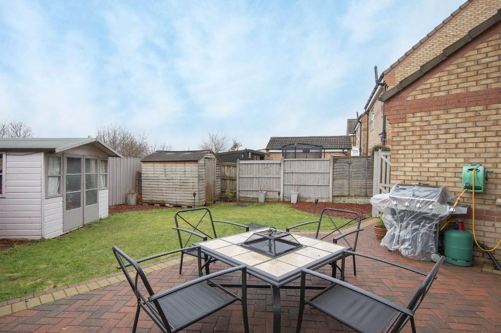 Vulcan Mews, Auckley 4 bed link detached house £250,000