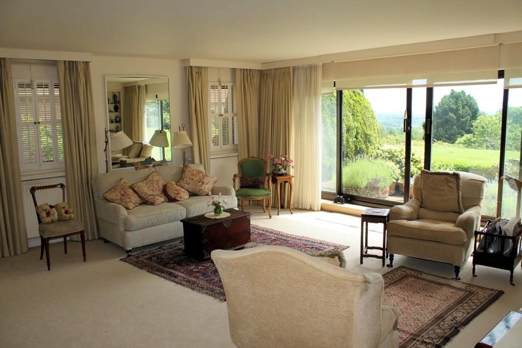 Lythe Hill Park, Haslemere 3 bed apartment £515,000