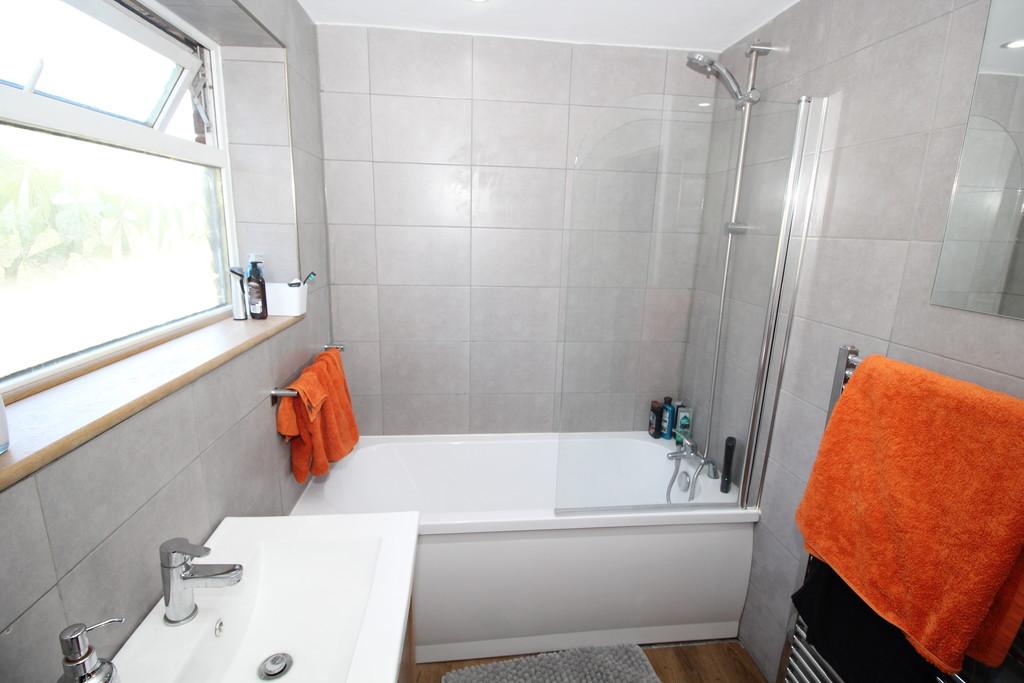 Garforth Drive, Altofts 3 bed semi-detached house - £145,995