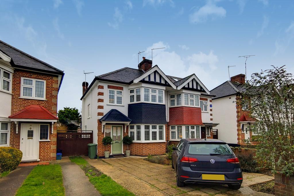Lorne Gardens, Wanstead 3 bed semidetached house £775,000