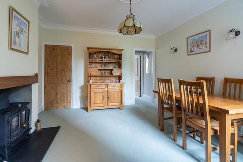 32 Oakdene Road, Brockham, Betchworth, RH3 7JX