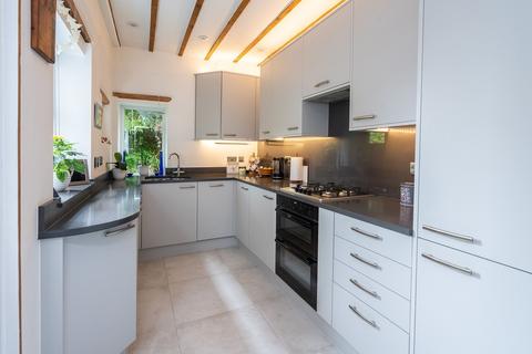 32 Oakdene Road, Brockham, Betchworth, RH3 7JX