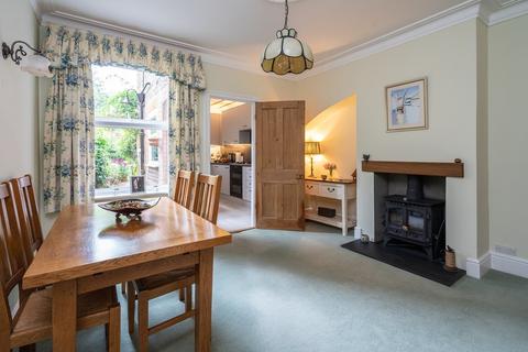 32 Oakdene Road, Brockham, Betchworth, RH3 7JX