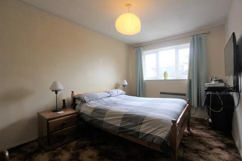 93 Firs Close, Mitcham, CR4 1AX