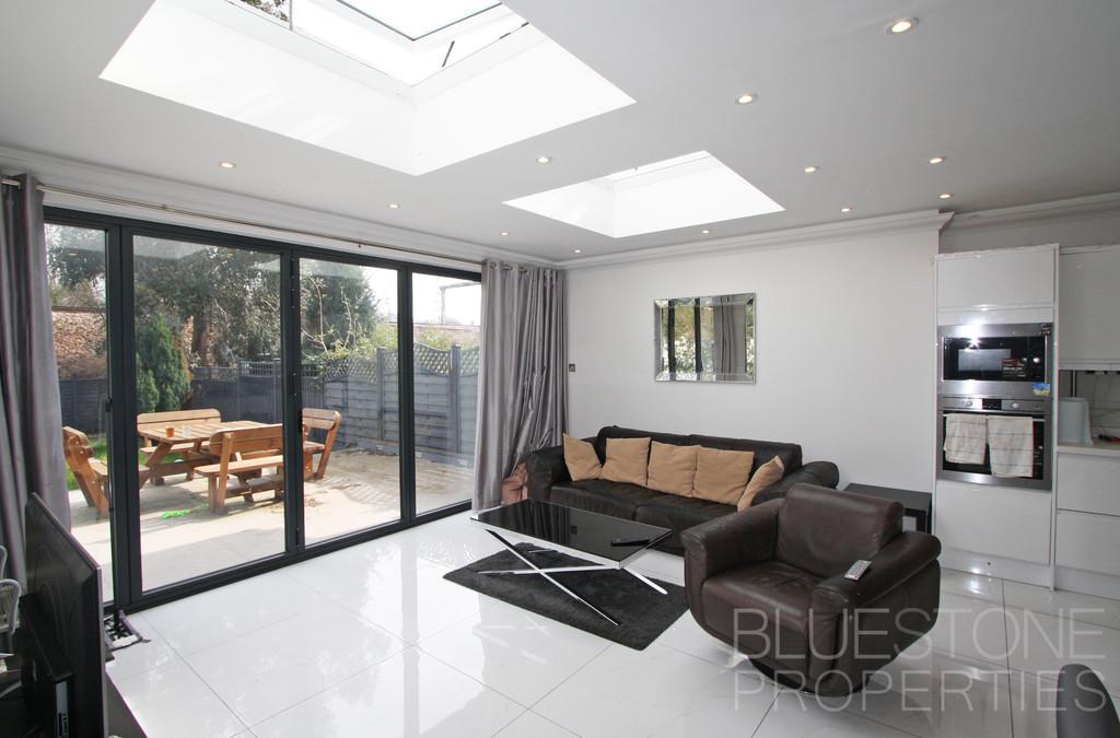 Byrne Road, Balham 5 bed terraced house £3,795 pcm (£876 pw)