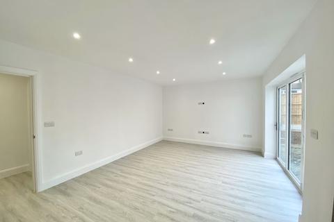 38 Leysdown Avenue, Bexleyheath, DA7 6AT