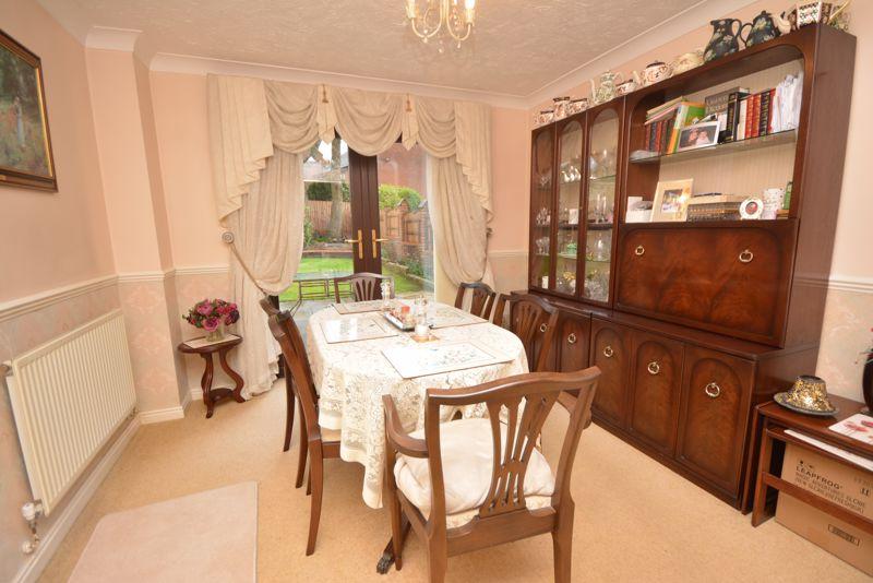 17 Rowan Tree Close, Bryncoch, Neath, SA10 7SJ 4 bed detached house £
