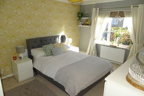 24 The Clumps, Ashford, TW15 1AT