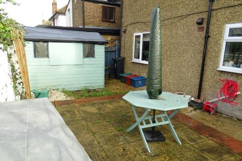 24 The Clumps, Ashford, TW15 1AT