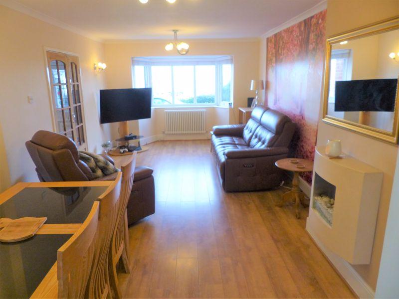 Doe Bank Lane, Great Barr, Birmingham, B43 7UE 3 bed semidetached