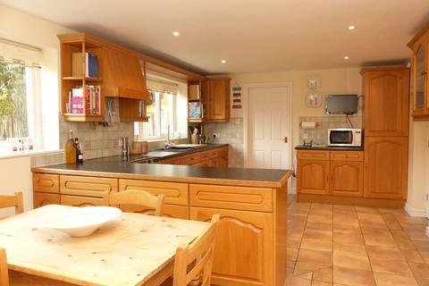 5 Hill Lane, Bassetts Pole, Sutton Coldfield, B75 6LE
