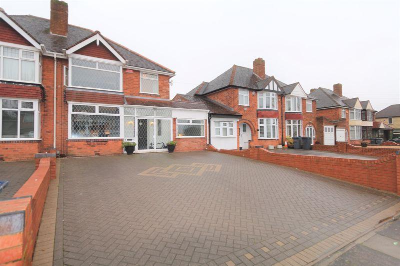 Yateley Avenue, Great Barr, Birmingham 3 bed semidetached house £330,000