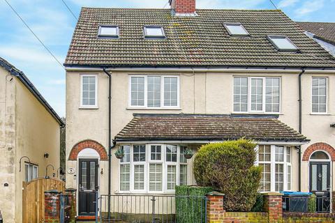 29 Harrow Road, Warlingham, CR6 9EY