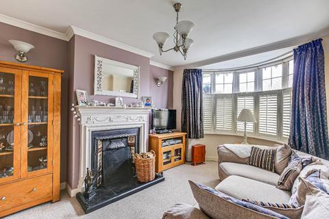 29 Harrow Road, Warlingham, CR6 9EY