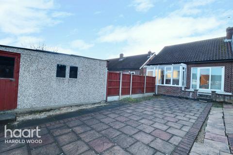 6 Kersey Gardens, Romford, RM3 0ER