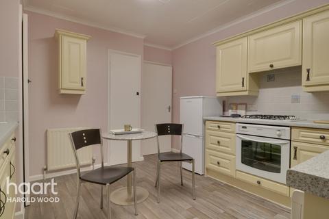 6 Kersey Gardens, Romford, RM3 0ER