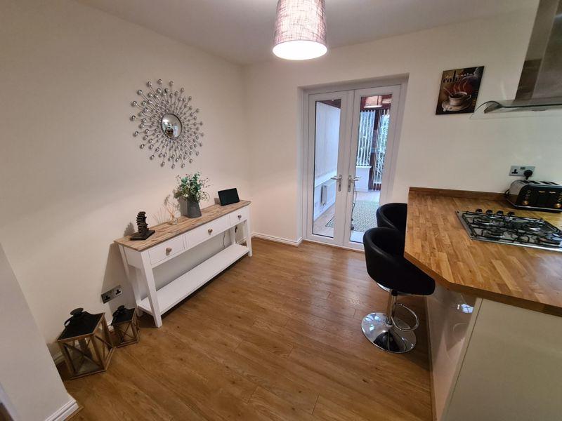 Kitchen/Dining Image