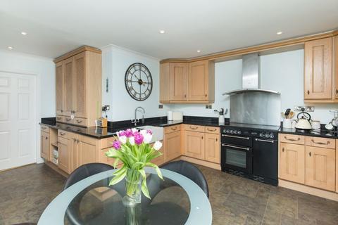 4 Castle Meadows, Snape, Bedale, DL8 2TT