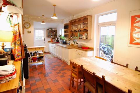 42 Hinton Road, Gloucester, GL1 3JS