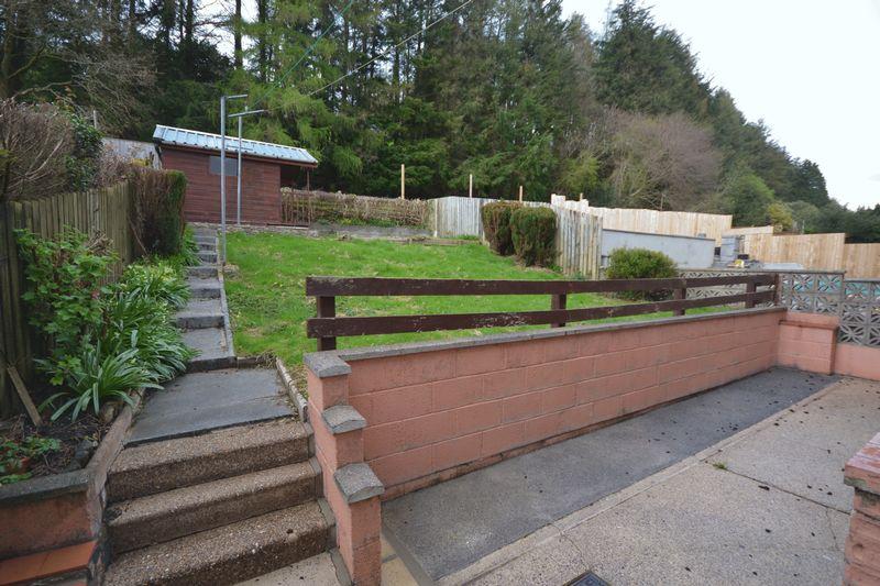 Hafod Cwnin, Carmarthen 3 bed semidetached house £750 pcm (£173 pw)