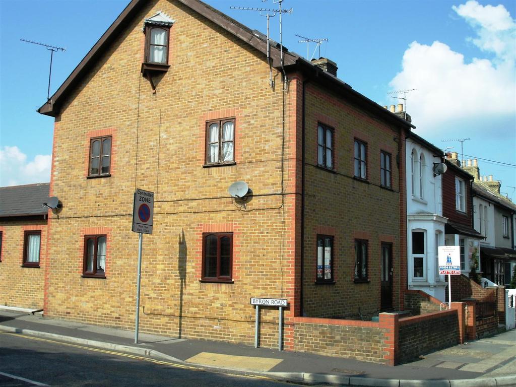 395, Canterbury Street, Gillingham 1 bed flat £495 pcm (£114 pw)