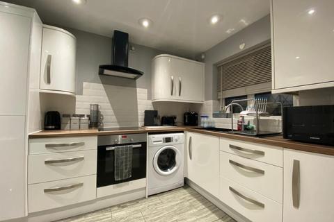 24 Dixon Road, Northampton, NN2 8XE