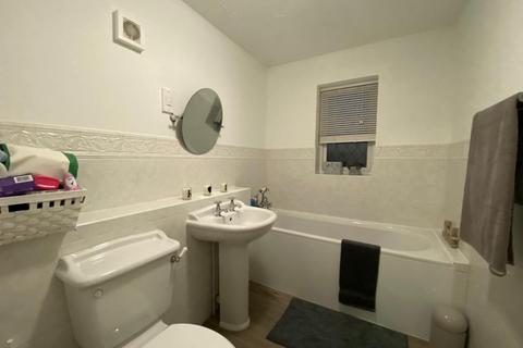 24 Dixon Road, Northampton, NN2 8XE