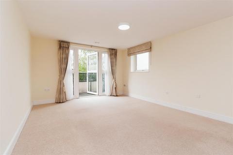 2 bedroom apartment for sale - Humphrey Court, The Oval, Stafford, Staffordshire, ST17 4SD