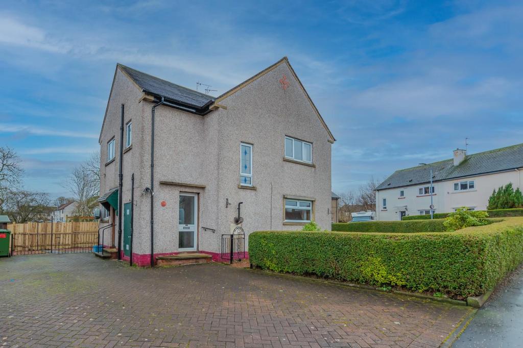 Glenhead Avenue, Coalsnaughton... 3 bed semidetached house £104,995