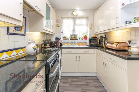 1 Mortimer Gate, Cheshunt, Waltham Cross, EN8 0XG