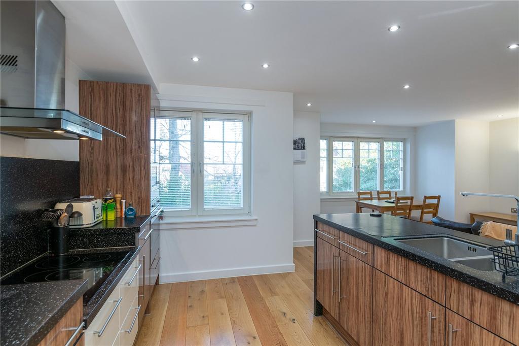 Kitchen/Sittnig Room