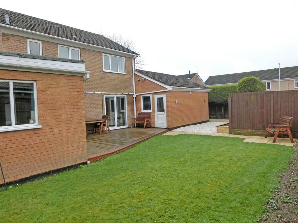 Forest Way 10 Garden3.jpg