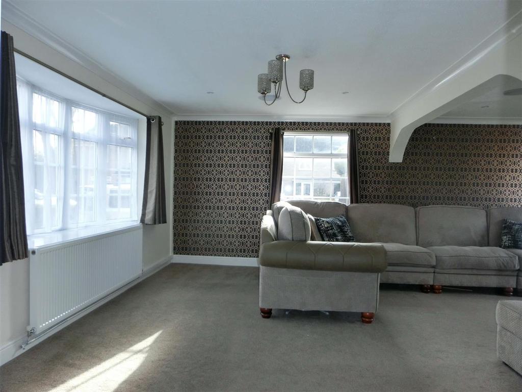 Forest Way 10 Lounge.jpg
