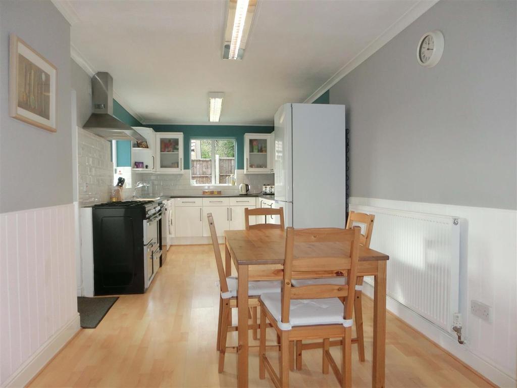 EXTENDED & REFITTED KITCHEN DINER