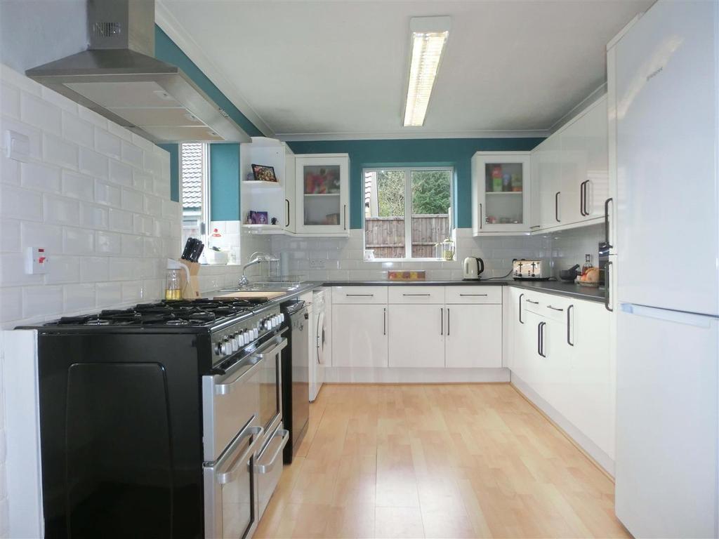 Forest Way 10 Kitchen.jpg