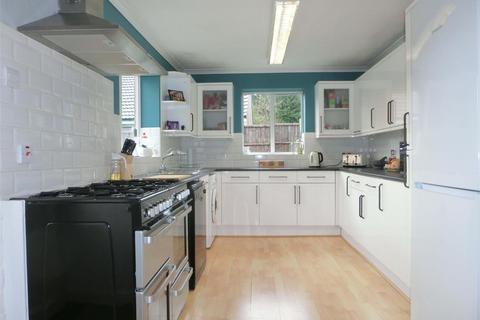 10 Forest Way, Hollywood, Birmingham, B47 5JS
