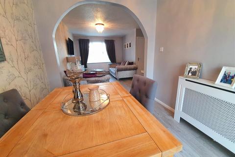 11 Cornish Close, Nuneaton, CV10 0XU