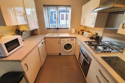 11 Cornish Close, Nuneaton, CV10 0XU