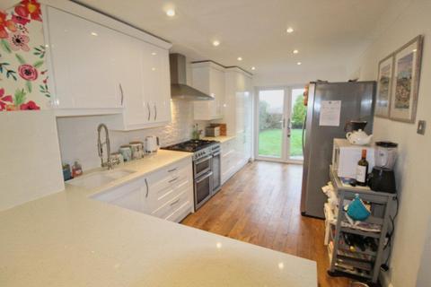 83 Cheyne Garth, Hornsea, HU18 1BF