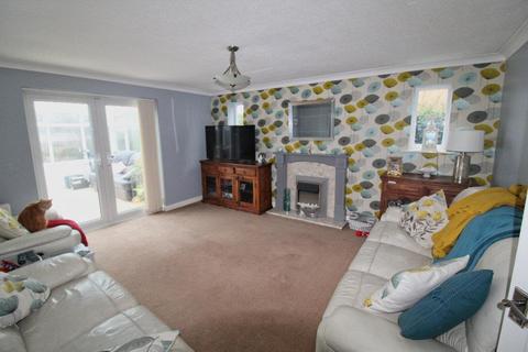 83 Cheyne Garth, Hornsea, HU18 1BF
