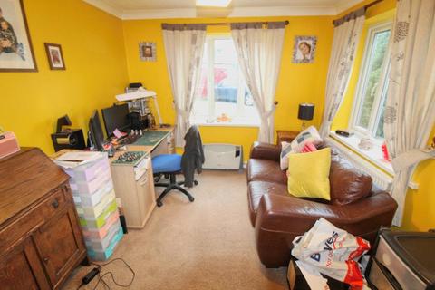 83 Cheyne Garth, Hornsea, HU18 1BF